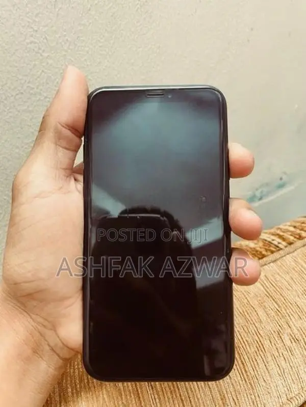 Apple iPhone XR (Used)