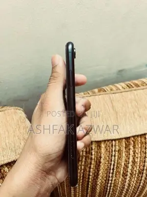 Apple iPhone XR (Used)