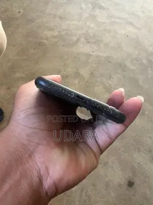 Apple iPhone XR (Used)