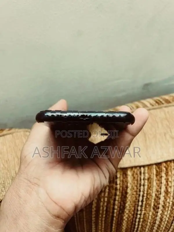Apple iPhone XR (Used)