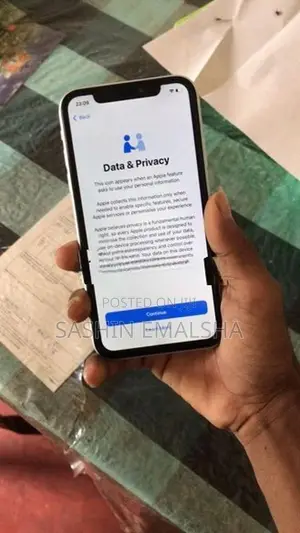 Apple iPhone XR (Used)