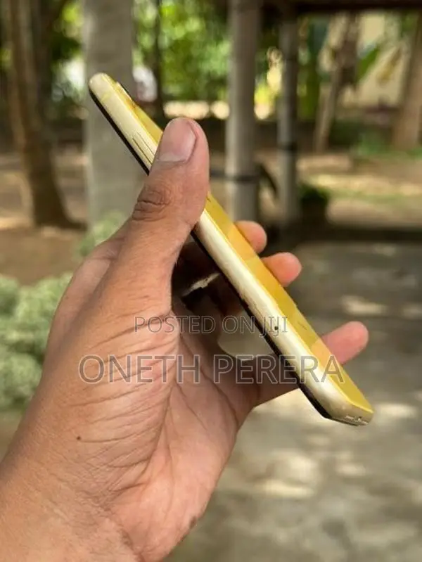 Apple iPhone XR 128GB (Used)