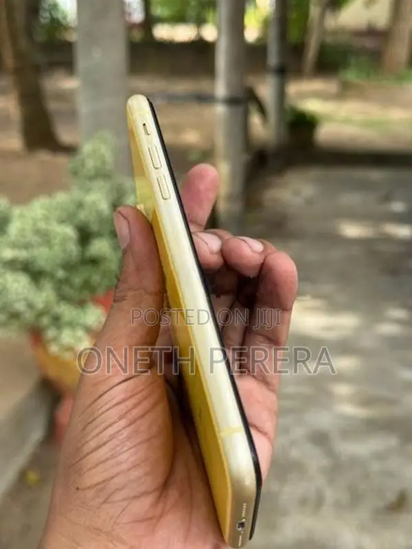 Apple iPhone XR 128GB (Used)