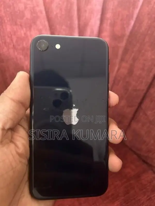 Apple iPhone SE 3 (Used)