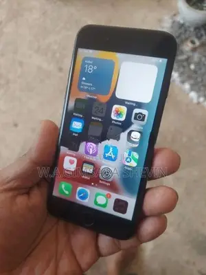 Apple iPhone 7 32GB (Used)