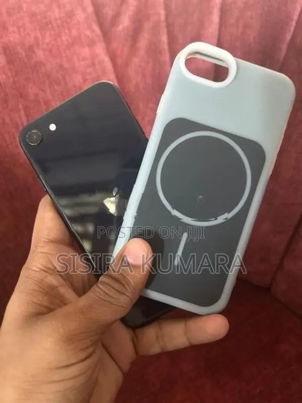 Apple iPhone SE 3 (Used)