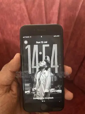 Apple iPhone SE 3 (Used)