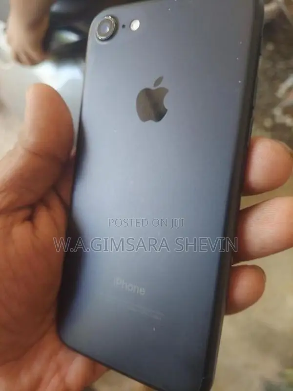 Apple iPhone 7 32GB (Used)