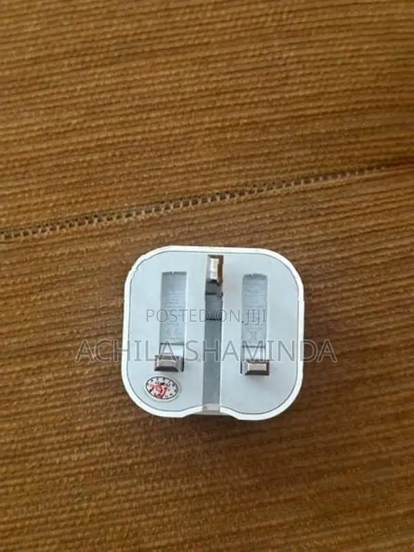 Apple 20W USB-C power adapter(UK 3-pin