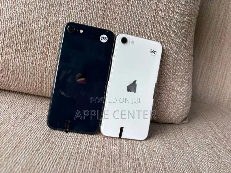 Apple iPhone SE 3 (Used)