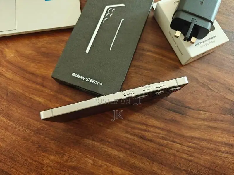 Samsung Galaxy S25 Ultra 12/256GB (Used)
