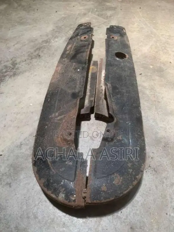 CD 200 original chain case. for Motorbike