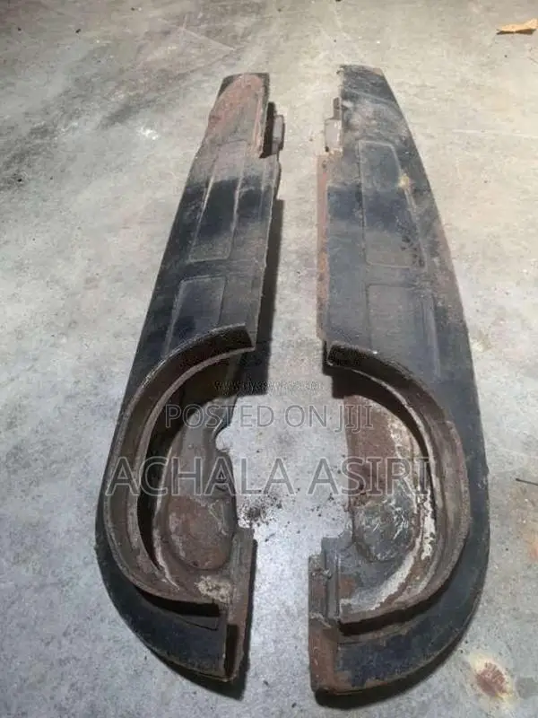 CD 200 original chain case. for Motorbike