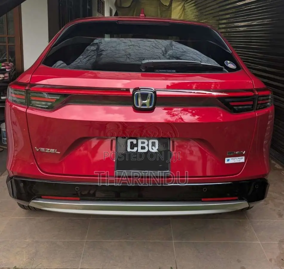 Honda VEZEL 2025 SUV (Used)