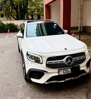 Mercedes-Benz GLB200 2020 SUV (Used)