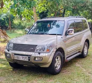 Mitsubishi Montero 2002 SUV (Used)
