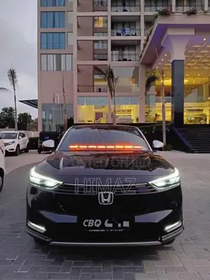Honda Vezel Z Play Moonroof 2023 SUV (Used)