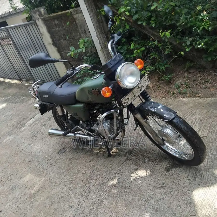 Bajaj Boxer 2001 Motorbike (Used)