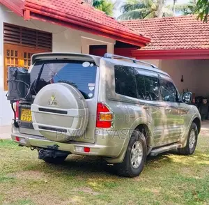Mitsubishi Montero 2002 SUV (Used)
