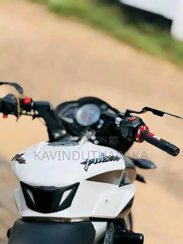 Bajaj Pulsar NS200 2017 Motorbike (Used)