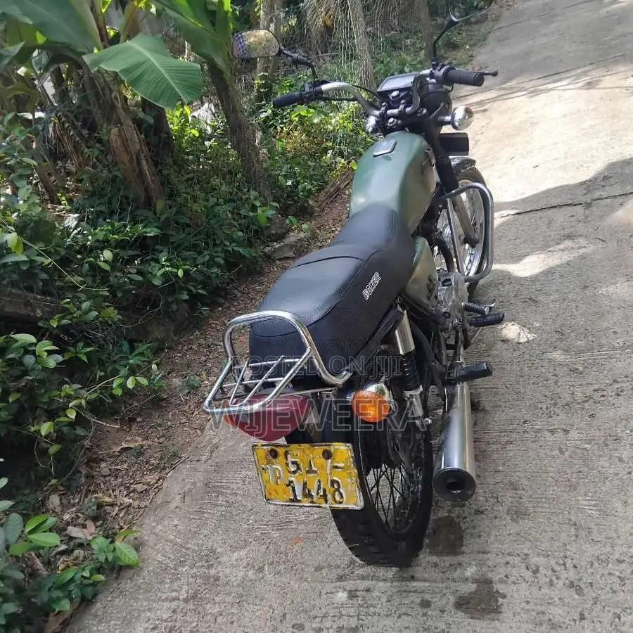 Bajaj Boxer 2001 Motorbike (Used)