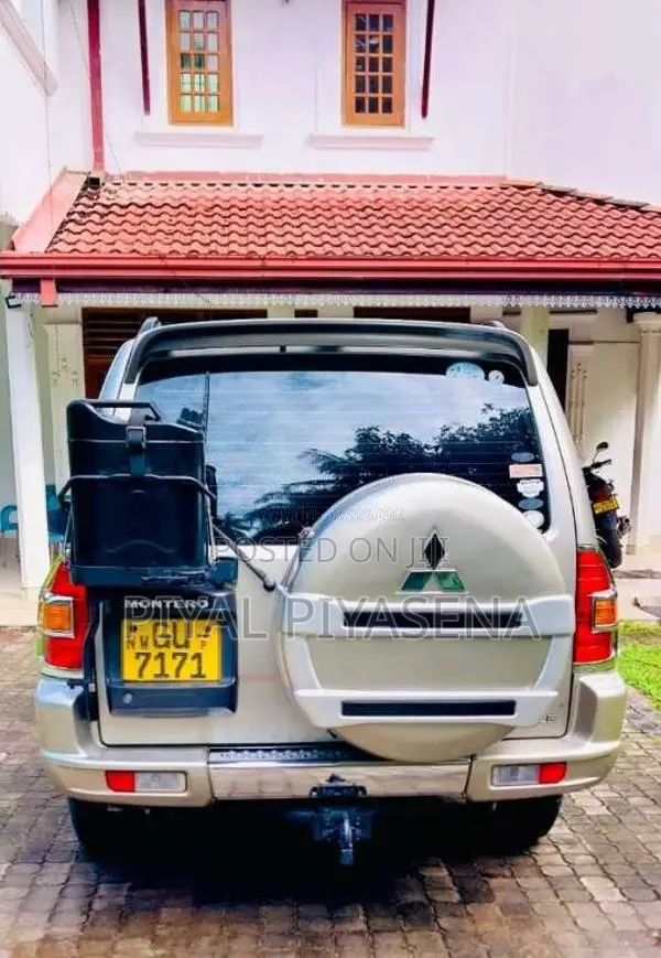 Mitsubishi Montero 2002 SUV (Used)