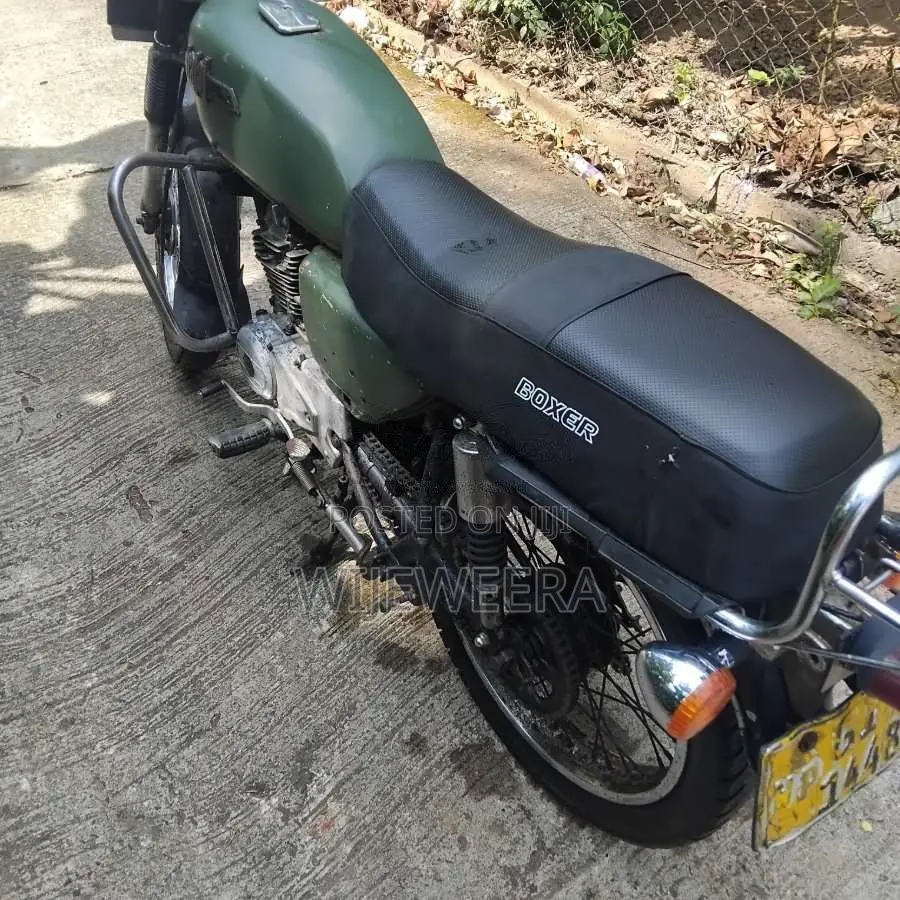 Bajaj Boxer 2001 Motorbike (Used)