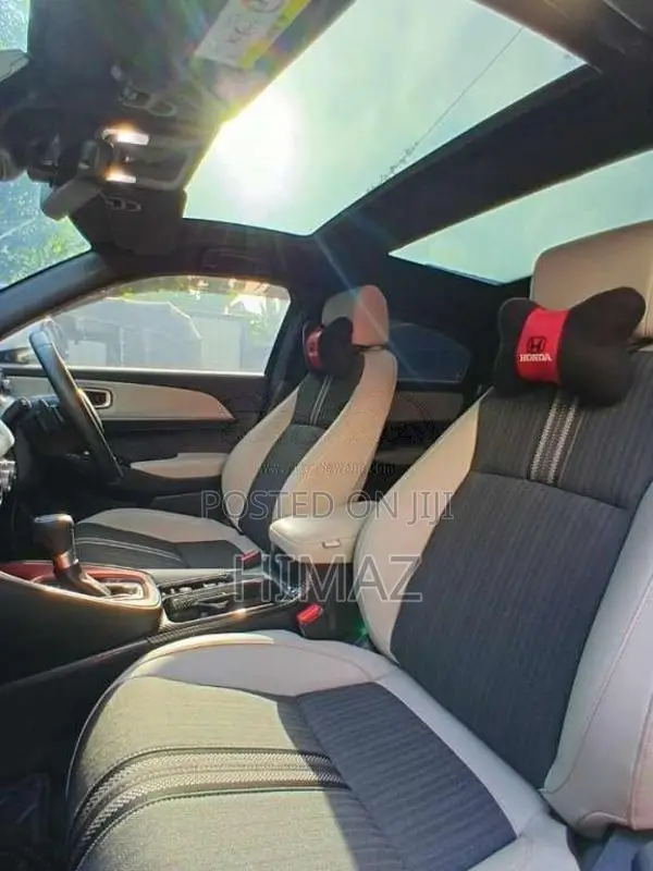 Honda Vezel Z Play Moonroof 2023 SUV (Used)