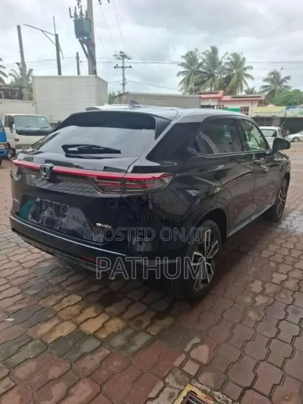 Honda Vezel Z Play Moon Roof Premium 2026 SUV Brand New