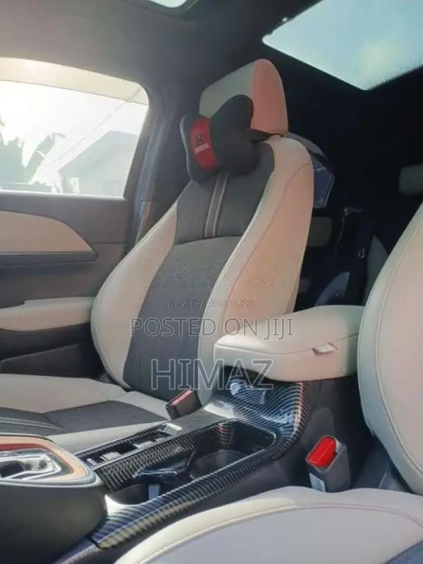 Honda Vezel Z Play Moonroof 2023 SUV (Used)