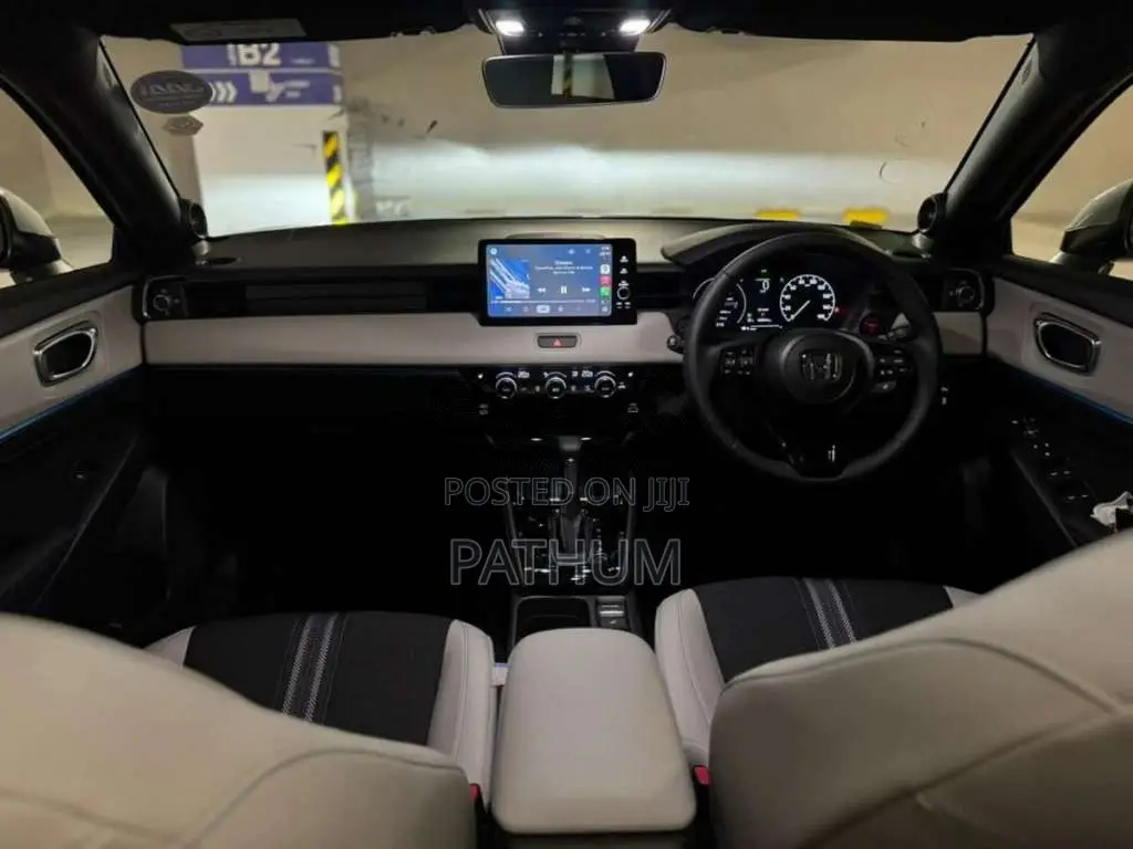 Honda Vezel Z Play Moon Roof Premium 2026 SUV Brand New