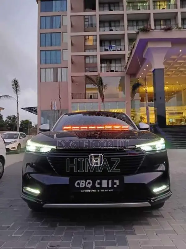 Honda Vezel Z Play Moonroof 2023 SUV (Used)