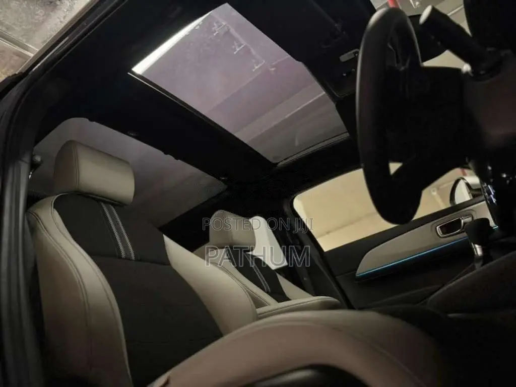 Honda Vezel Z Play Moon Roof Premium 2026 SUV Brand New