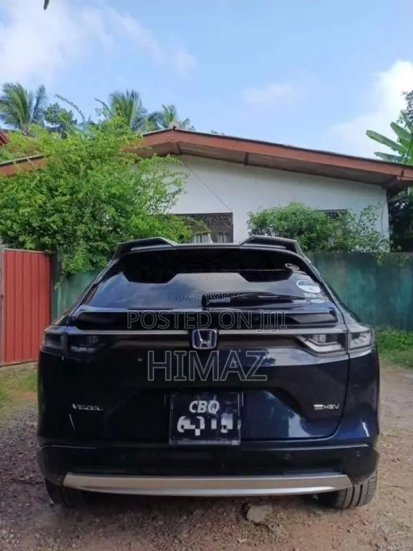 Honda Vezel Z Play Moonroof 2023 SUV (Used)
