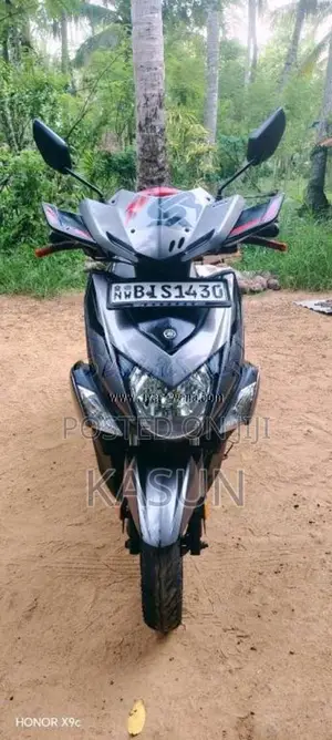 Yamaha ZR 2020 Motorbike (Used)