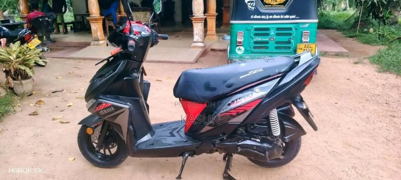 Yamaha ZR 2020 Motorbike (Used)