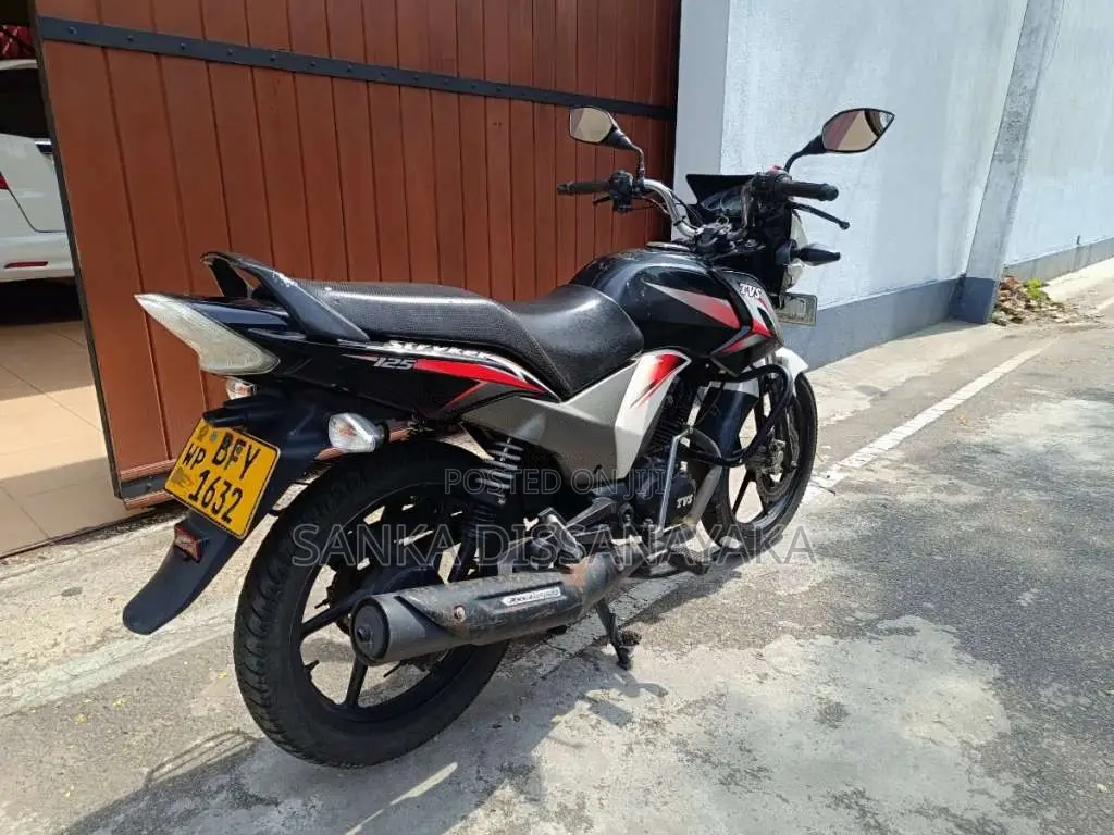 TVS Stryker 2017 Motorbike (Used)