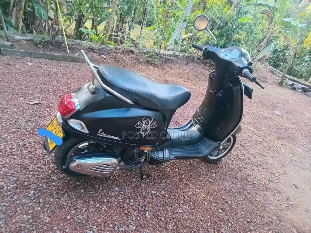 Vespa VXL 125 2018 Motorbike (Used)