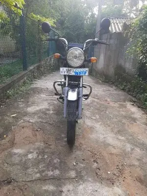 Bajaj Boxer 2010 Motorbike (Used)