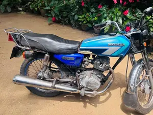 Honda Cg125 1995 Motorbike (Used)