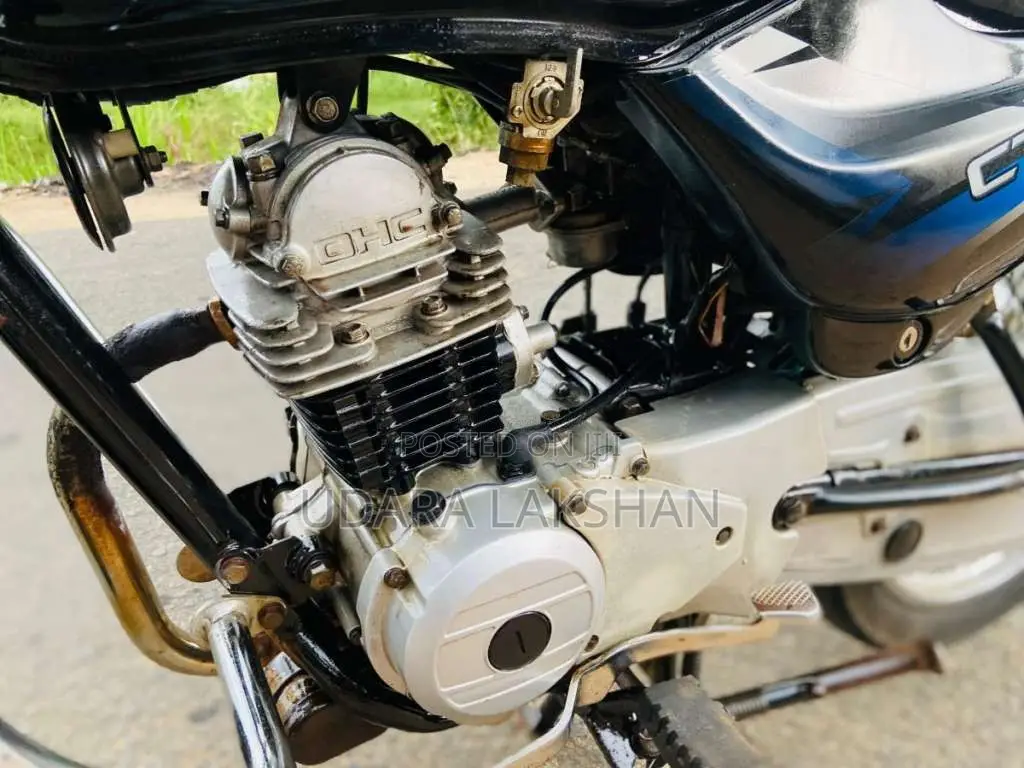 Bajaj CT-100 2015 motorcycle (Used)
