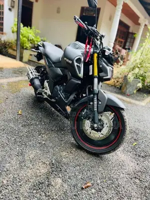 Yamaha FZv4 2025 Motorbike (Used)