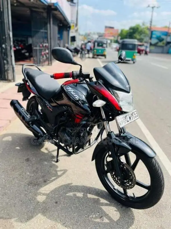 Hero Hunk 2016 Motorbike (Used)