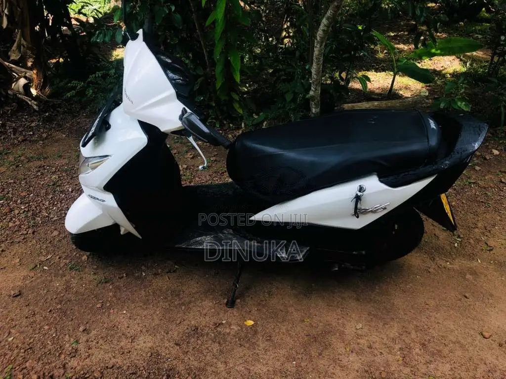 Honda Dio 2013 Motorbike (Used)