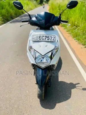 Honda Dio 2015 Motorbike (Used)