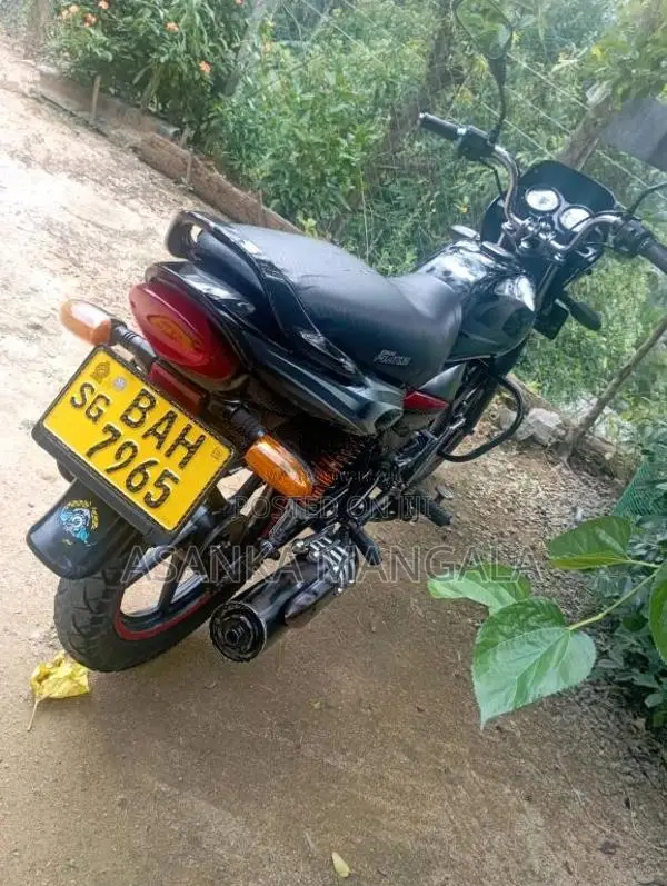 Bajaj Platina 2013 Motorbike (Used)