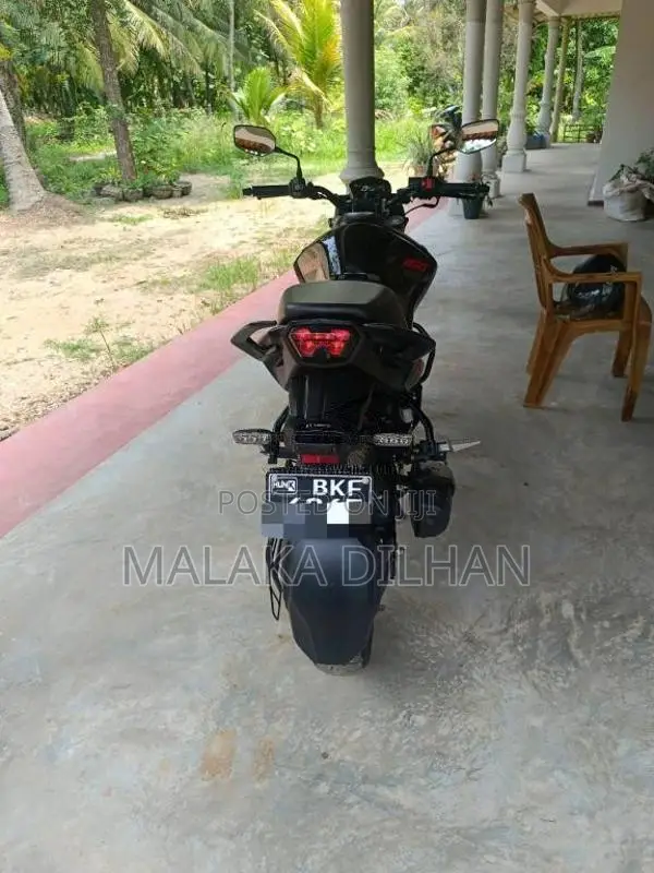 Hero Hunk 160 2025 Motorbike (Used)
