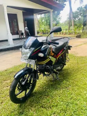 Mahindra Centuro 2018 Motorbike (Used)
