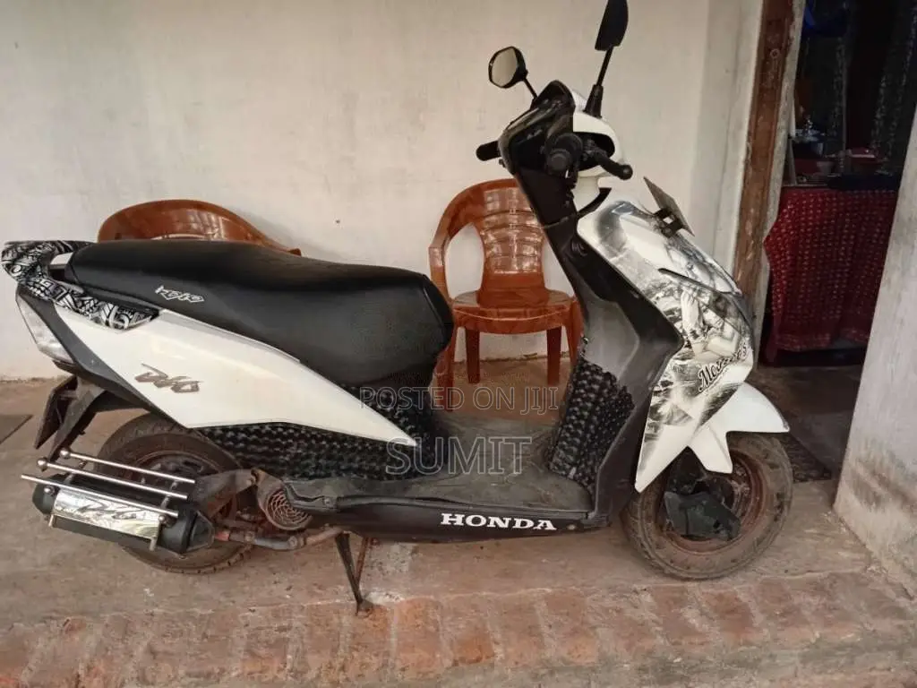 Honda Dio 2015 Motorbike (Used)
