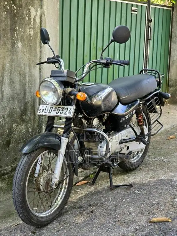 Bajaj Boxer 2008 Motorbike (Used)